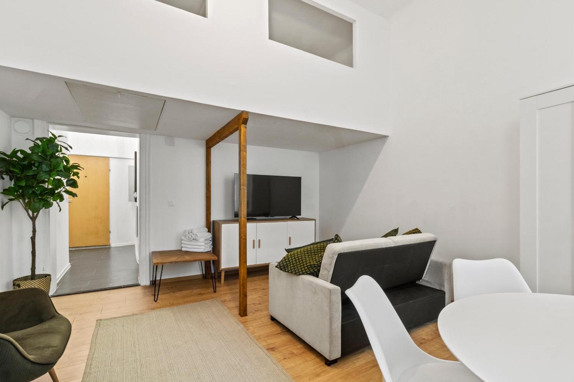 Apartment 10 Minutes To Metro I Next To Schoenbrunn I Wifi